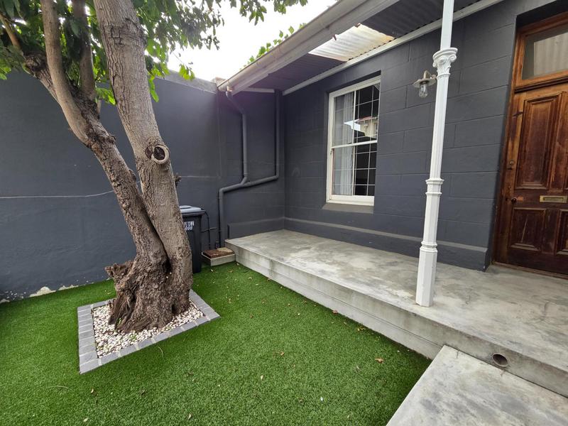 To Let 5 Bedroom Property for Rent in Woodstock Western Cape